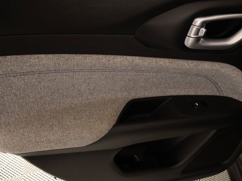 Used 2023 Jeep Compass Sport image 14