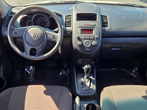Used 2012 Kia Soul FWD image 24