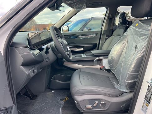 New 2026 Kia EV9 Wind image 8