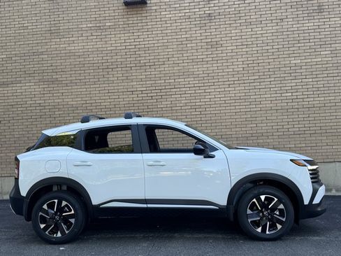 New 2026 Nissan Kicks SV w/ Cold Weather Package AWD/4WD image 6