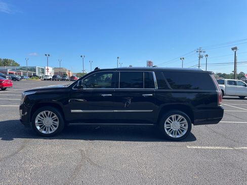 Used 2019 Cadillac Escalade ESV Platinum AWD/4WD image 12