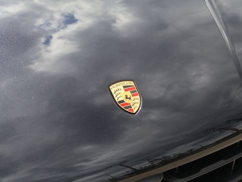 Certified 2024 Porsche Macan w/ Premium Plus Package AWD/4WD image 13