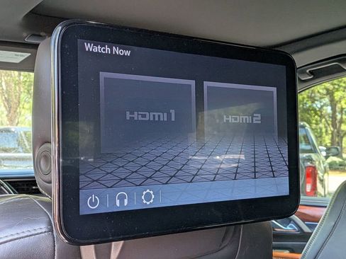 Used 2023 GMC Yukon Denali Ultimate AWD/4WD image 17