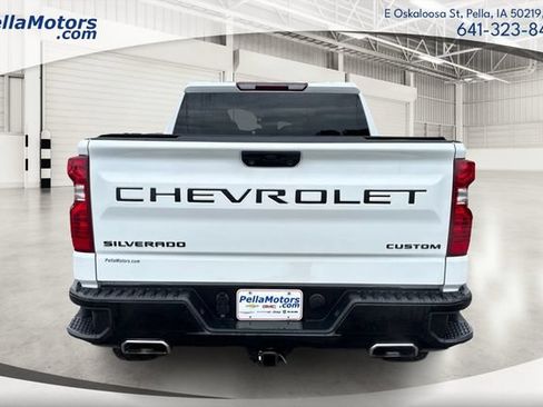 Used 2023 Chevrolet Silverado 1500 Custom Trail Boss w/ LPO, Dark Essentials Package AWD/4WD image 4