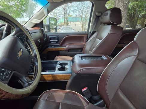 Used 2016 Chevrolet Silverado 2500 High Country w/ Duramax Plus Package image 6