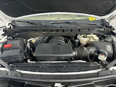 Used 2021 Chevrolet Suburban Premier w/ Premium Package image 33