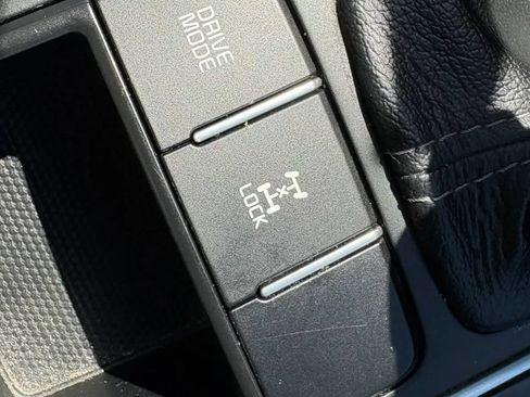 Used 2016 Kia Sorento AWD image 24