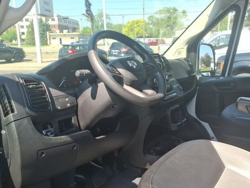 Used 2025 RAM ProMaster 2500 w/ Convenience Group FWD image 8