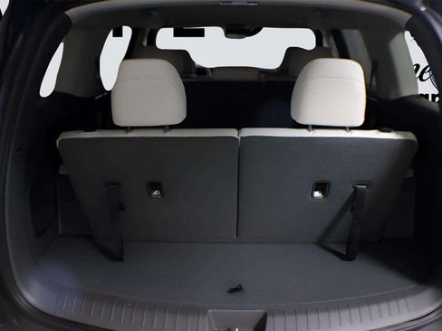 Used 2025 Hyundai Santa Fe SEL FWD image 9