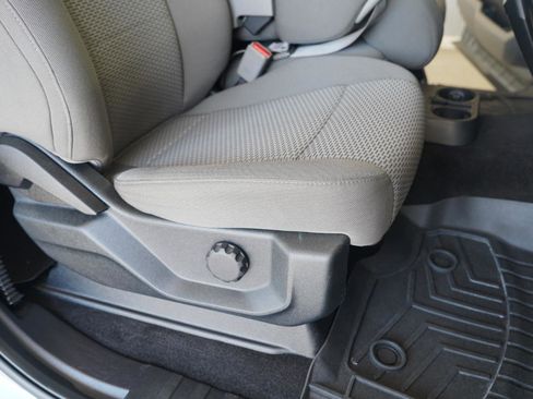 Used 2017 Ford F150 XLT RWD image 32