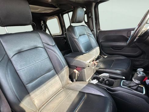 Used 2021 Jeep Wrangler Unlimited Sahara AWD/4WD image 22
