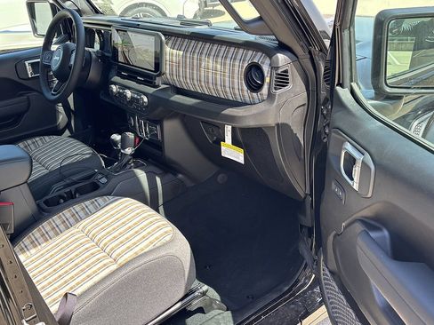 New 2026 Jeep Gladiator Sport AWD/4WD image 26