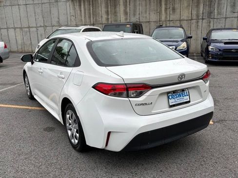 Used 2024 Toyota Corolla LE FWD image 5