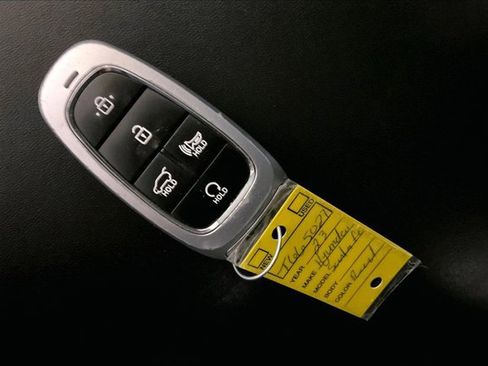 Used 2023 Hyundai Santa Fe SEL image 11