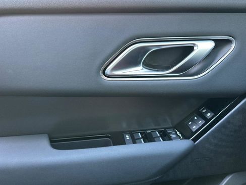 Used 2025 Land Rover Range Rover Velar Dynamic SE image 10