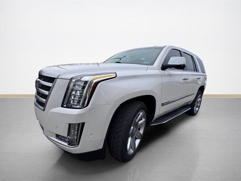 Used 2017 Cadillac Escalade Luxury image 8