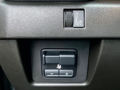 Certified 2024 GMC Canyon AT4 w/ Technology Package image 34