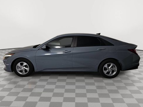 Used 2021 Hyundai Elantra SE FWD image 5