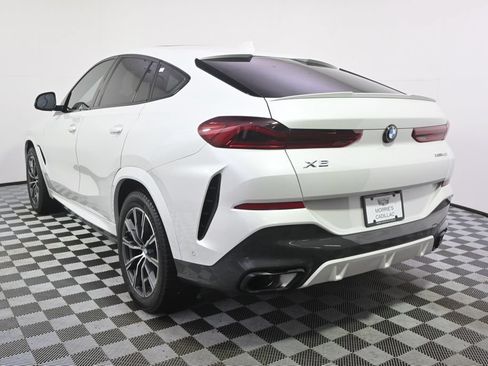 Used 2022 BMW X6 xDrive40i w/ M Sport Package AWD/4WD image 4