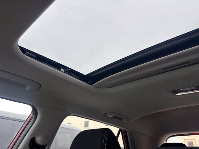 Certified 2024 Hyundai Venue SEL FWD image 10
