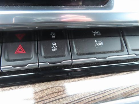 Used 2025 Chevrolet Silverado 1500 LT image 31