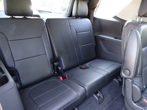 Used 2018 Chevrolet Traverse AWD LT w/ 2LT image 50