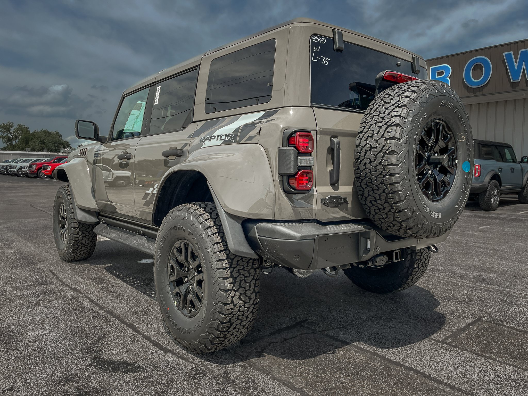 New 2026 Ford Bronco Raptor w/ Interior Carbon Fiber Pack AWD/4WD image 4