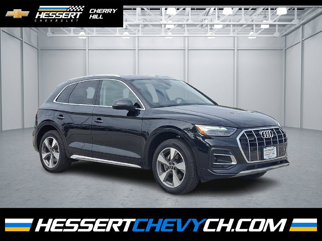 Used 2023 Audi Q5 2.0T Premium w/ Convenience Package AWD/4WD image 1