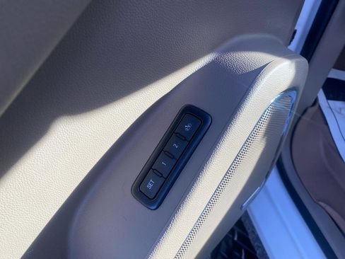 Used 2018 Chevrolet Tahoe LT image 16