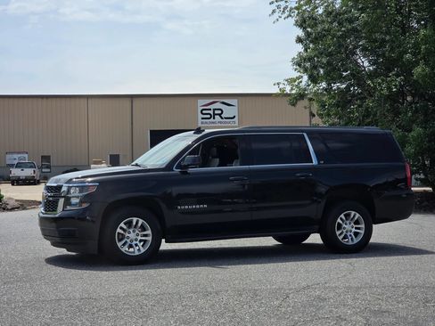 Used 2019 Chevrolet Suburban LT AWD/4WD image 13