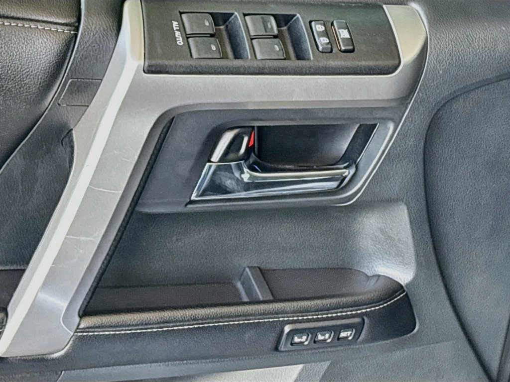 Used 2015 Toyota 4Runner Limited AWD/4WD image 23