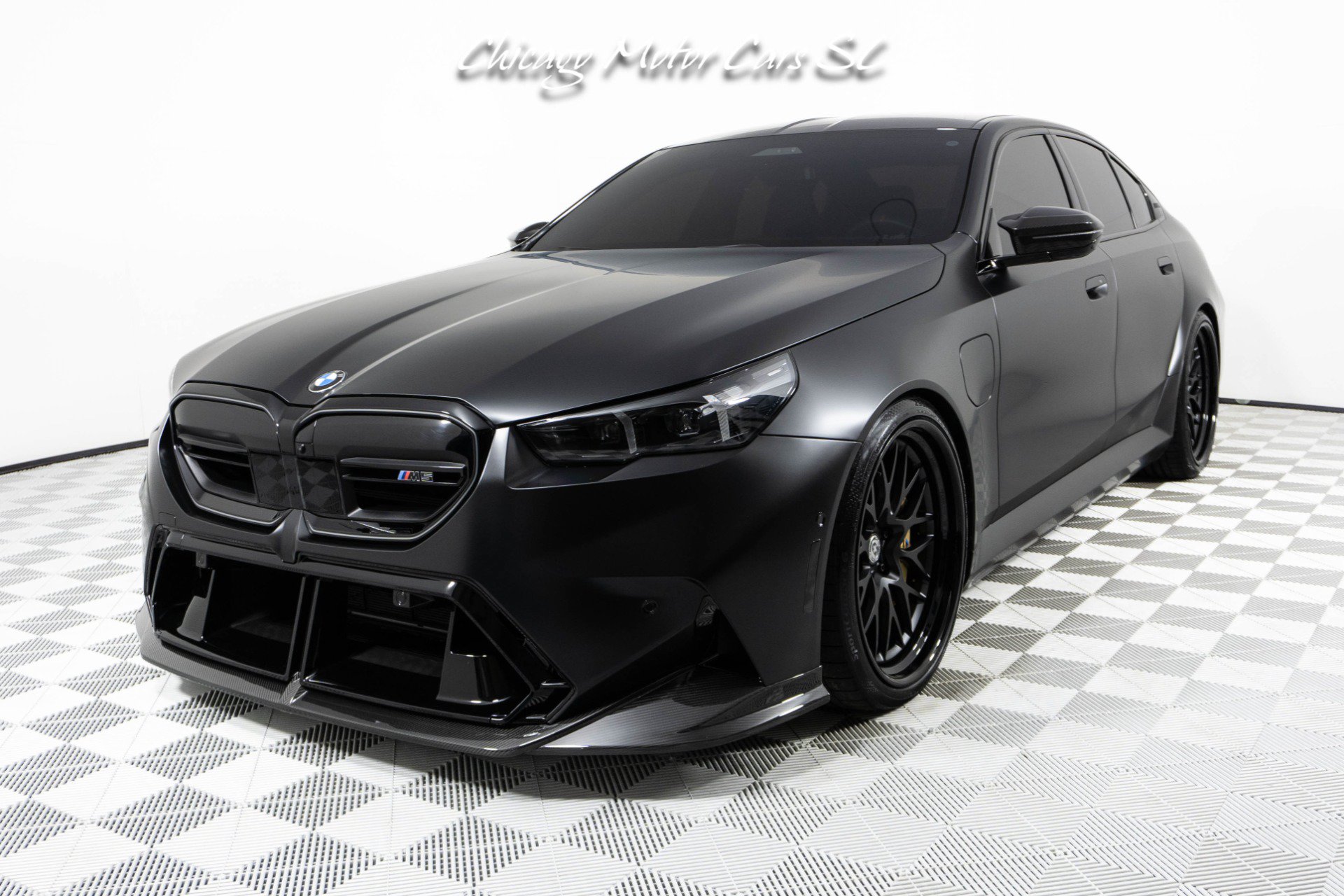 Used 2025 BMW M5 w/ Carbon Package AWD/4WD image 2