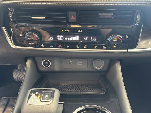 Used 2021 Nissan Rogue SL w/ Premium Package AWD/4WD image 22