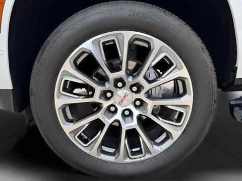 Used 2025 GMC Yukon Denali w/ Denali Reserve Package AWD/4WD image 35