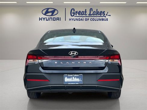 Certified 2024 Hyundai Elantra SEL image 4