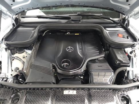 Used 2024 Mercedes-Benz GLE 450 4MATIC w/ AMG Line Exterior image 36