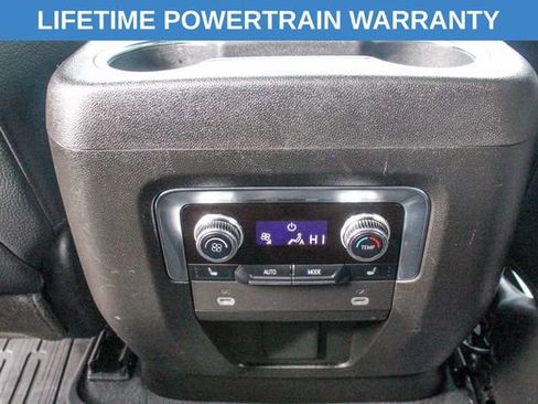 Used 2023 GMC Yukon XL Denali AWD/4WD image 18