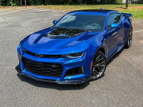 Used 2017 Chevrolet Camaro ZL1 RWD image 6