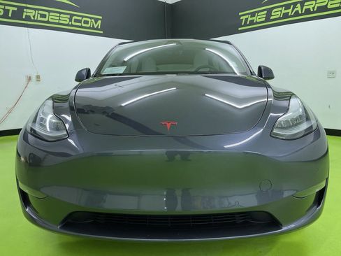 Used 2021 Tesla Model Y Long Range image 3