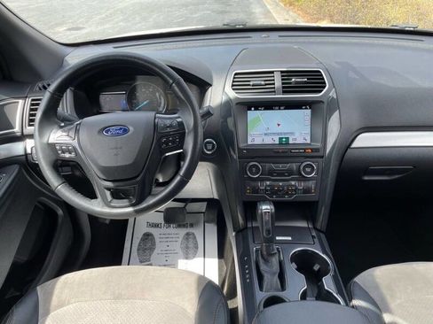 Used 2017 Ford Explorer XLT w/ Equipment Group 202A image 2