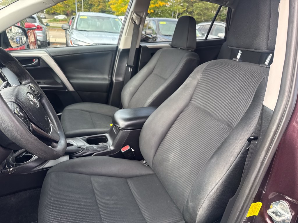 Used 2017 Toyota RAV4 LE w/ Carpet Mat Package AWD/4WD image 15
