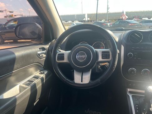 Used 2015 Jeep Compass High Altitude FWD image 17