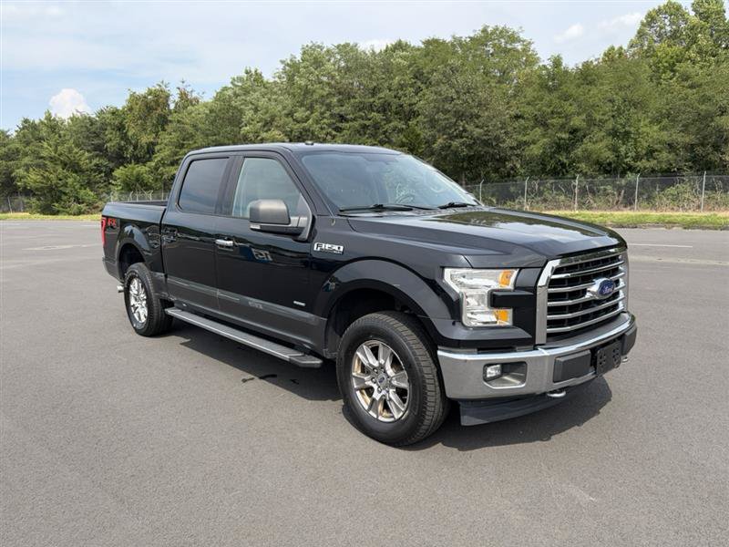 Used 2017 Ford F150 XLT w/ Equipment Group 302A Luxury AWD/4WD image 3
