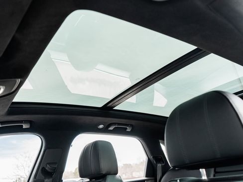 Certified 2022 Bentley Bentayga AWD/4WD image 26