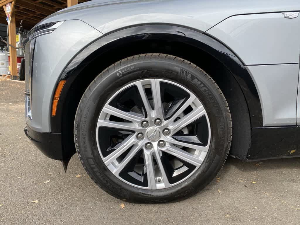 Used 2024 Cadillac Lyriq Tech AWD/4WD image 12