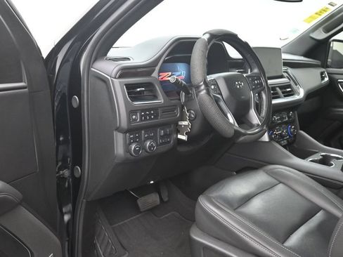Used 2024 Chevrolet Suburban Z71 w/ Luxury Package AWD/4WD image 10