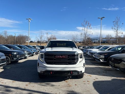 Used 2022 GMC Sierra 1500 AT4 w/ AT4 Premium Package image 8