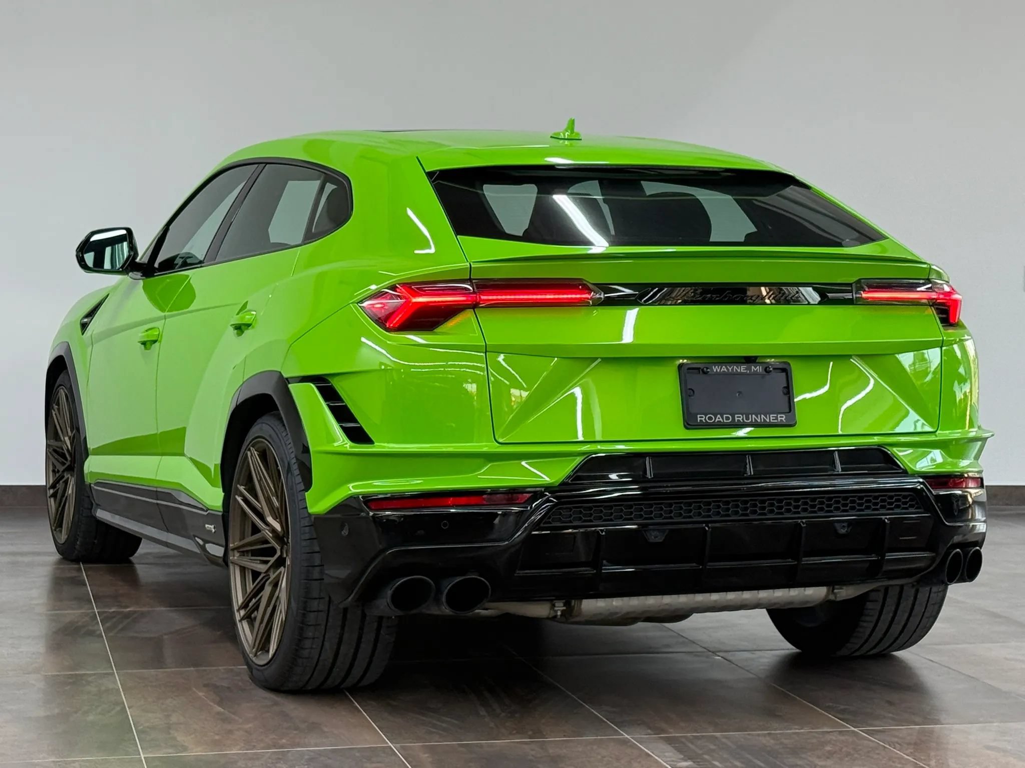 Used 2023 Lamborghini Urus S AWD/4WD image 6