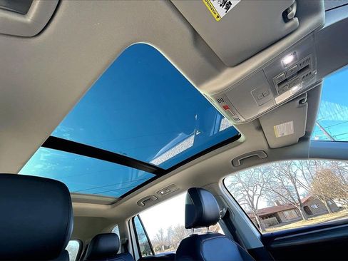 Used 2024 Volkswagen Tiguan Wolfsburg Edition image 17