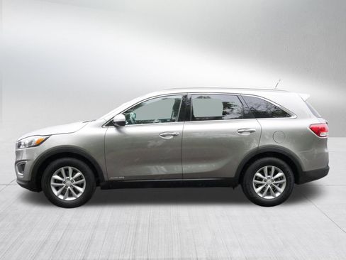 Used 2018 Kia Sorento LX AWD/4WD image 4